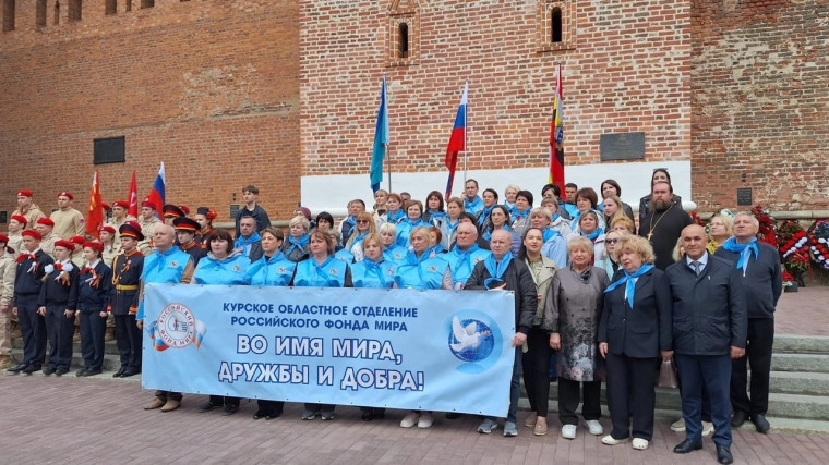 Школа рассказывает об участии директора в Марше мира..